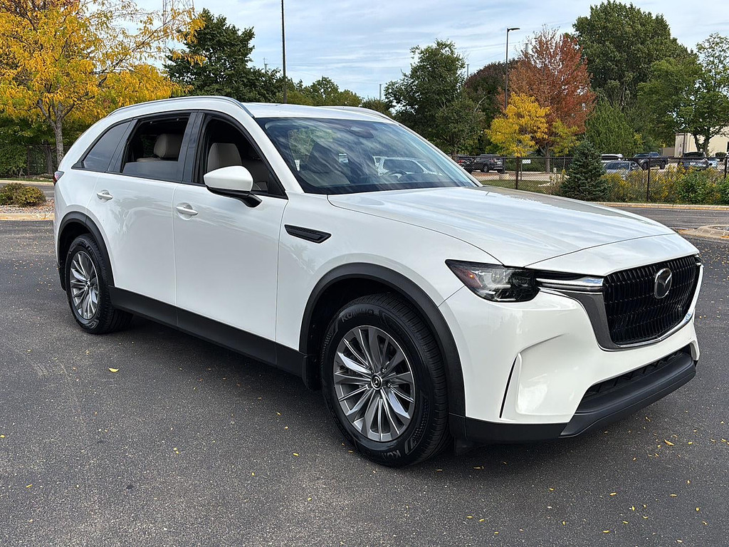 2024 Mazda Mazda CX-90 Located at Smart Motors Toyota light-box-slides