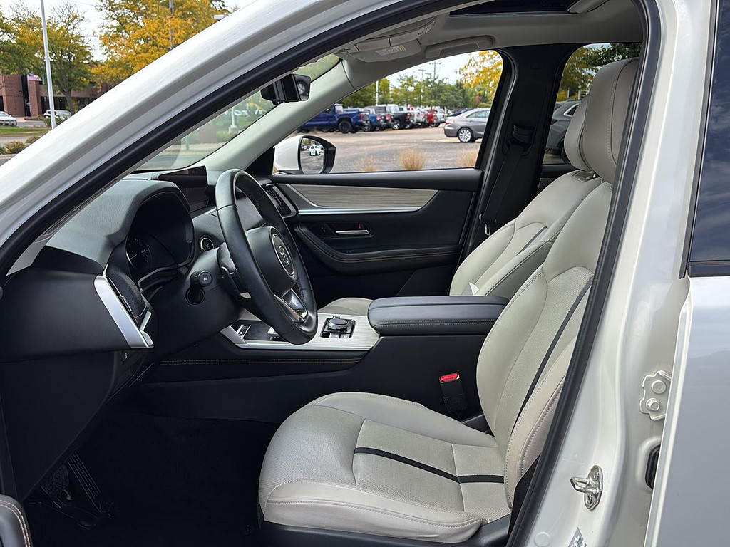 2024 Mazda Mazda CX-90 Located at Smart Motors Toyota light-box-slides