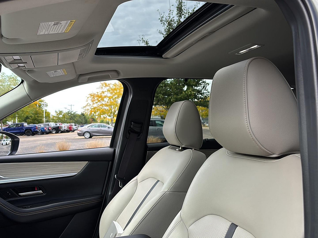 2024 Mazda Mazda CX-90 Located at Smart Motors Toyota light-box-slides