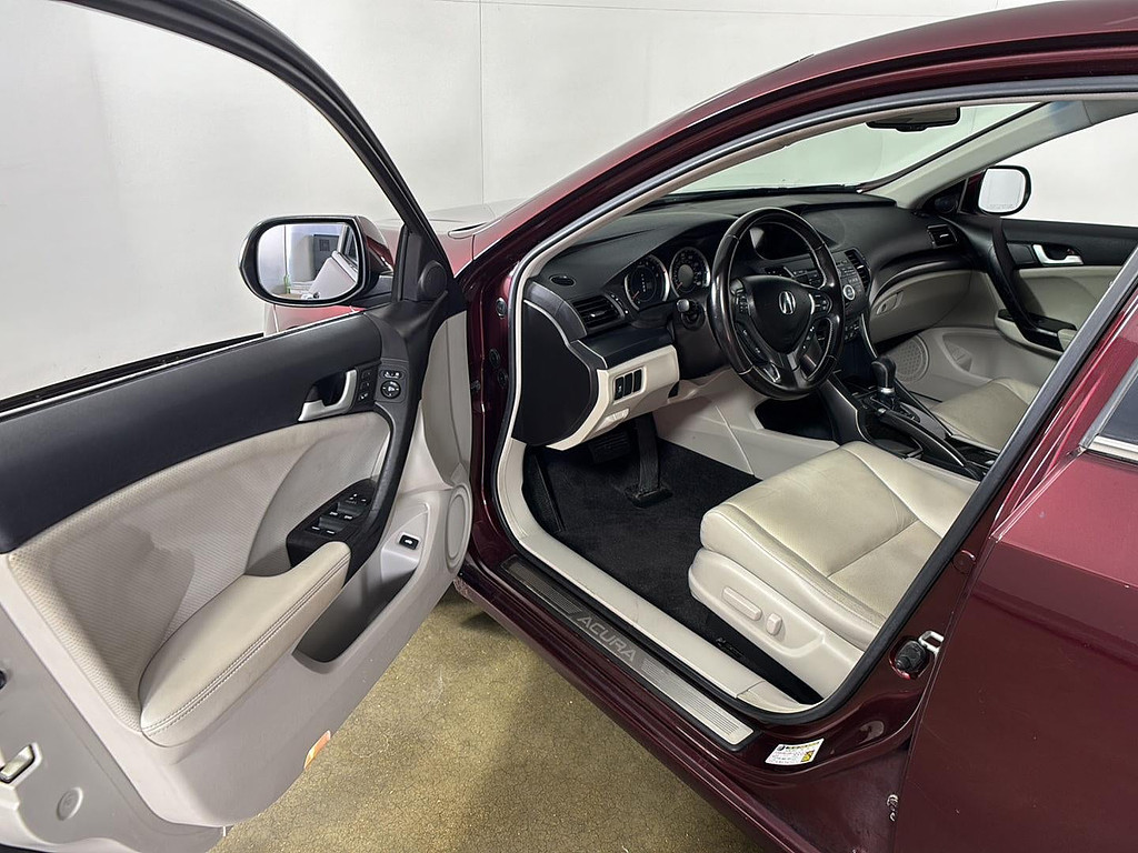 2011 Acura TSX Located at Smart Motors Toyota slide-image