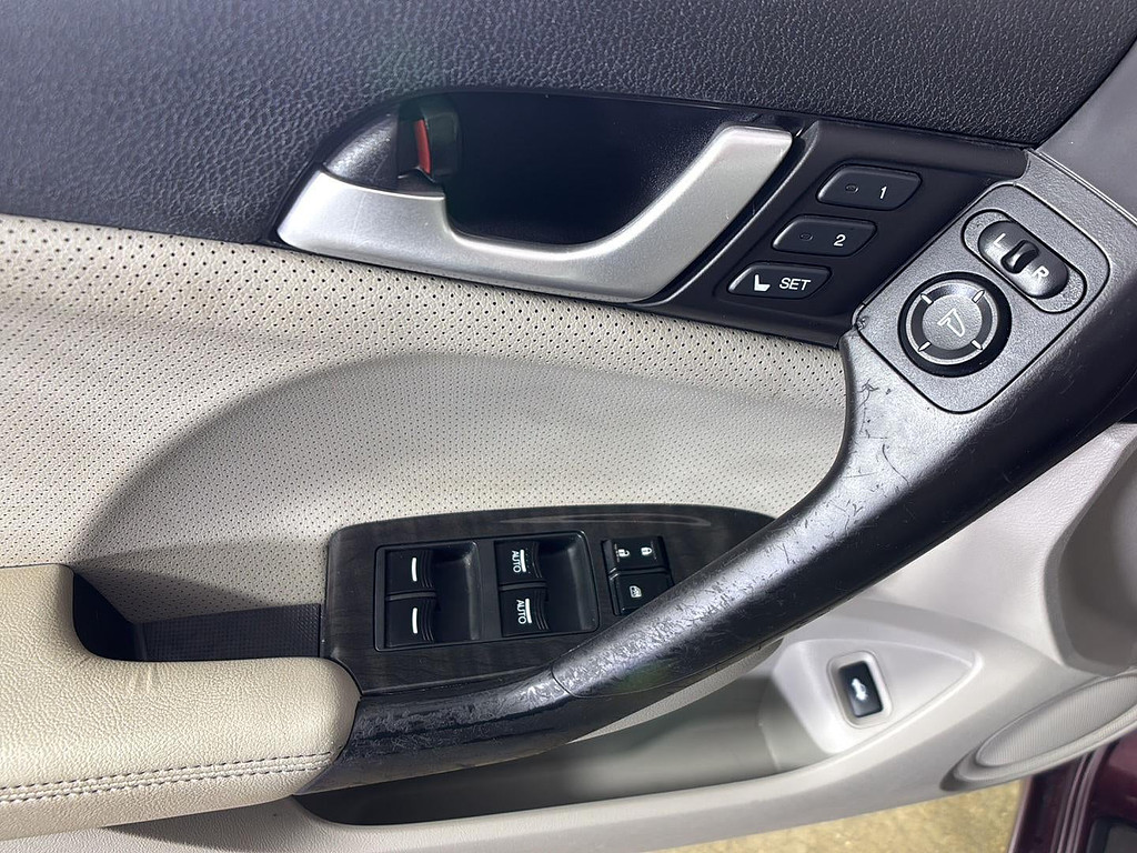 2011 Acura TSX Located at Smart Motors Toyota slide-image