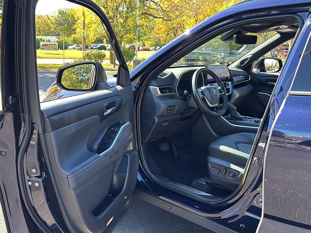 2026 Toyota Highlander Located at Smart Motors Toyota light-box-slides