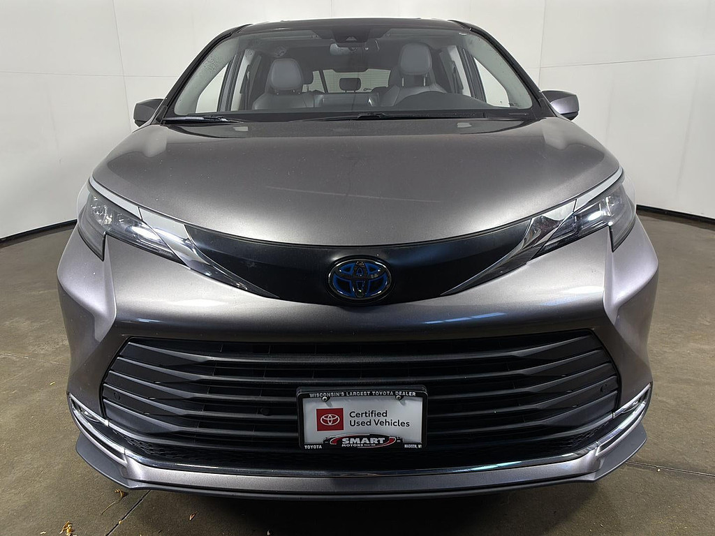 2024 Toyota Sienna Located at Smart Motors Toyota light-box-slides