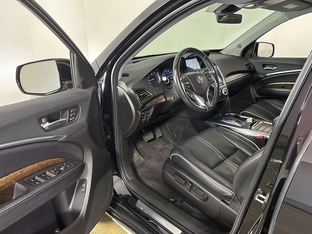 2018 Acura MDX Located at Smart Motors Toyota light-box-slides