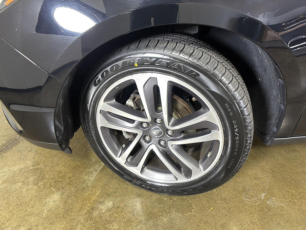 2018 Acura MDX Located at Smart Motors Toyota light-box-slides