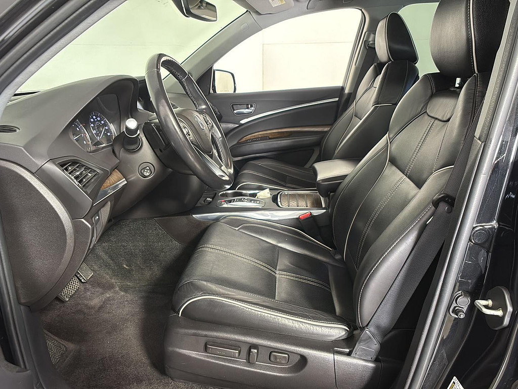 2018 Acura MDX Located at Smart Motors Toyota light-box-slides