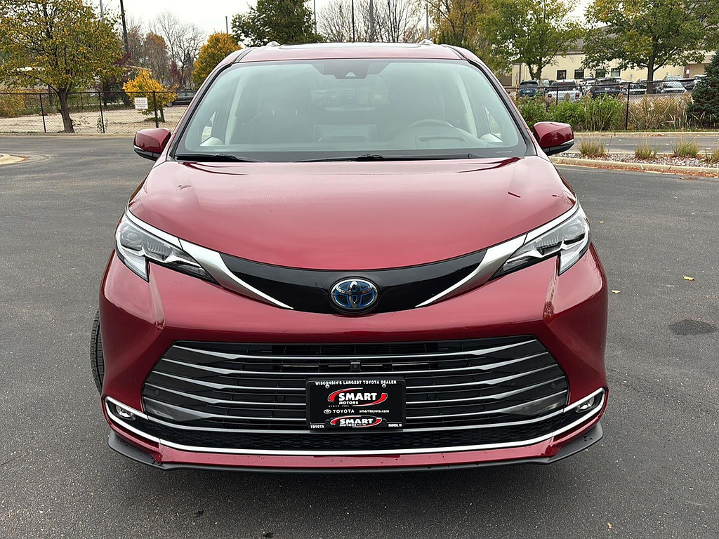 2023 Toyota Sienna Located at Smart Motors Toyota slide-image