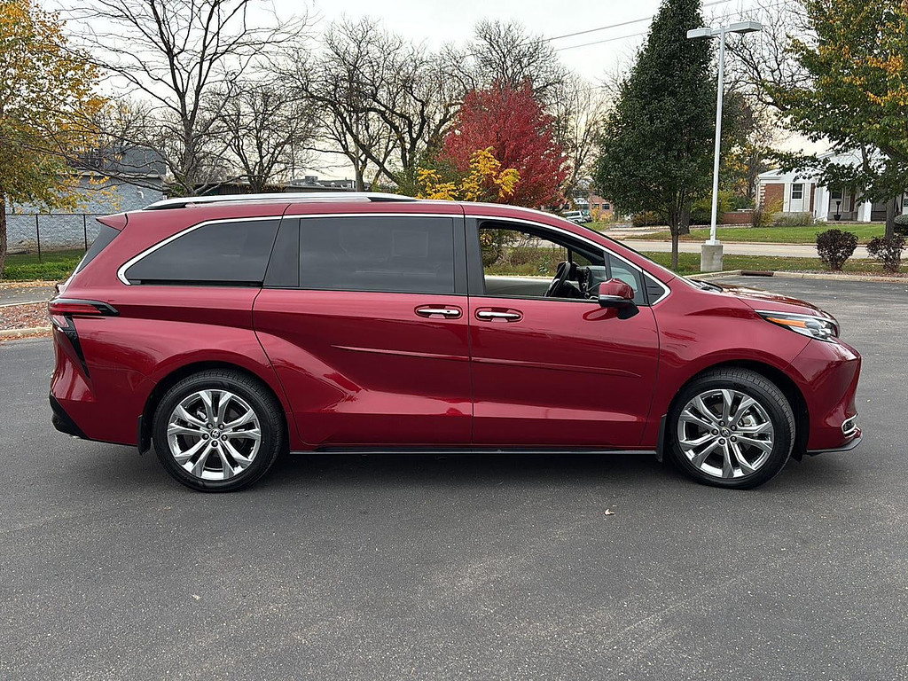 2023 Toyota Sienna Located at Smart Motors Toyota slide-image
