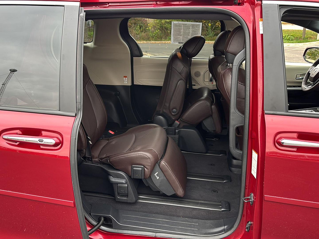 2023 Toyota Sienna Located at Smart Motors Toyota slide-image