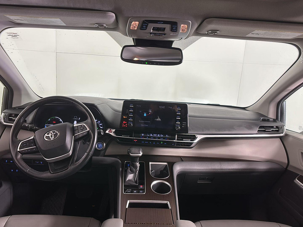 2021 Toyota Sienna Located at Smart Motors Toyota light-box-slides