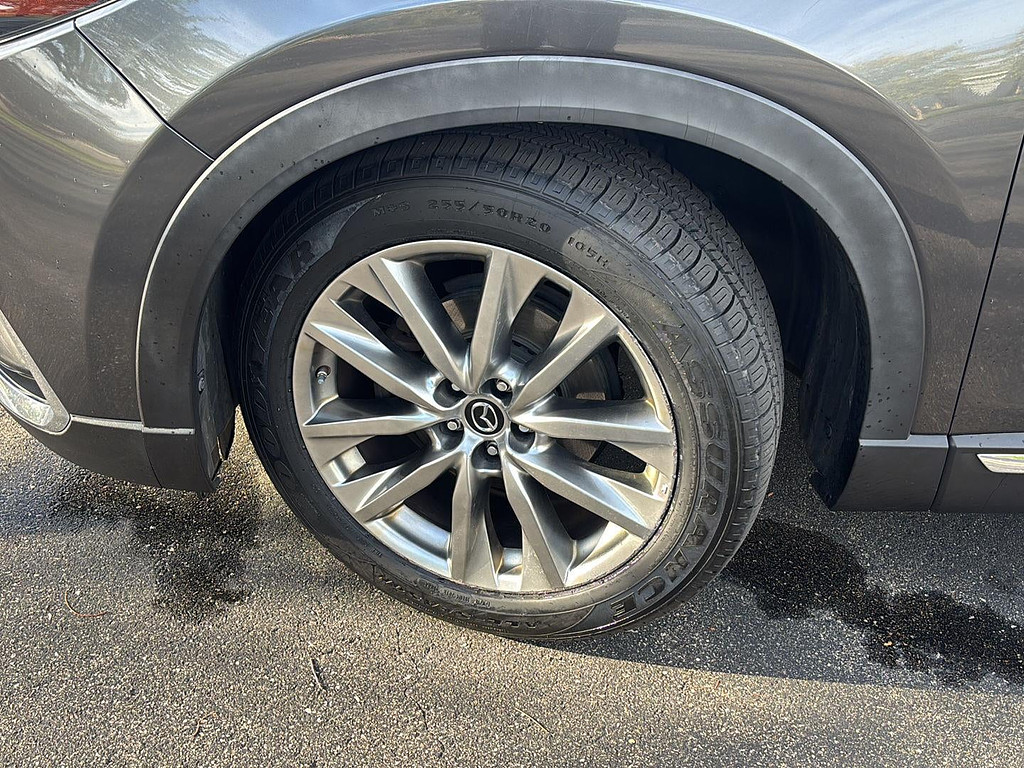 2018 Mazda Mazda CX-9 Located at Smart Motors Toyota light-box-slides