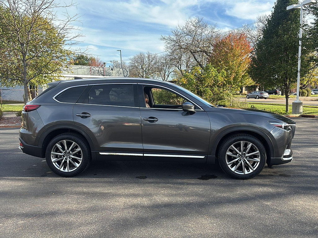 2018 Mazda Mazda CX-9 Located at Smart Motors Toyota light-box-slides