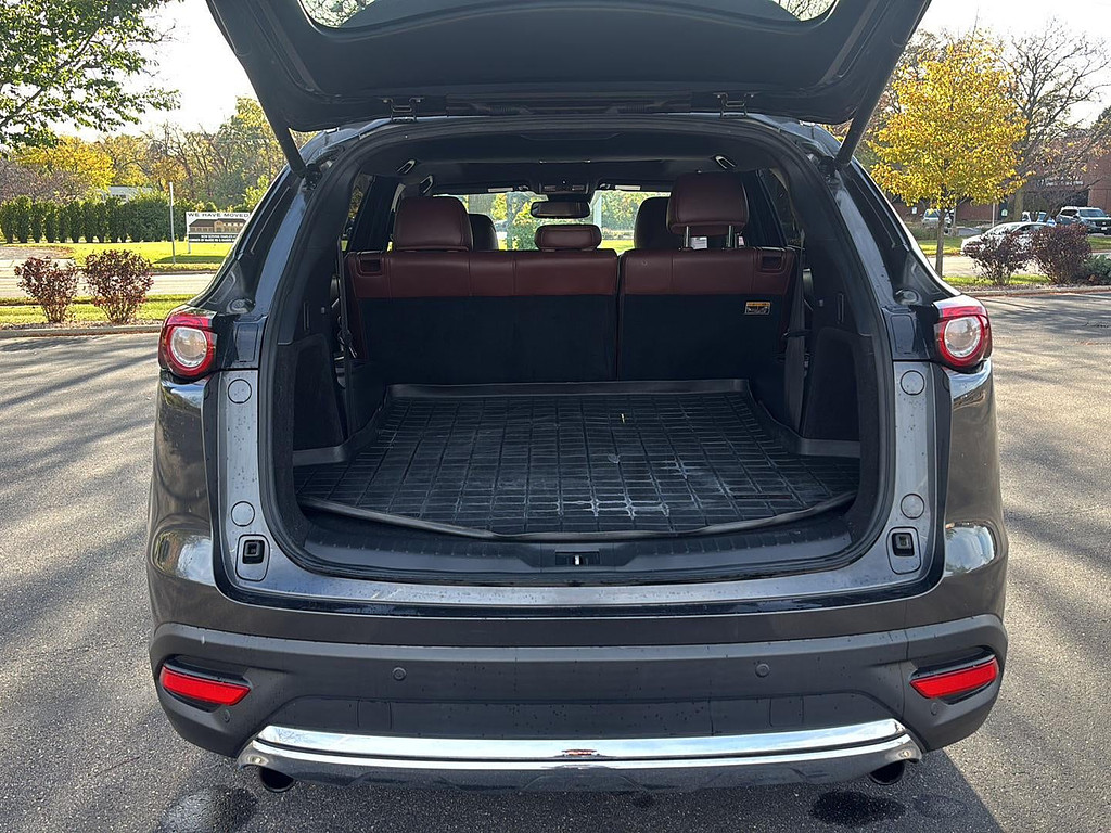 2018 Mazda Mazda CX-9 Located at Smart Motors Toyota light-box-slides
