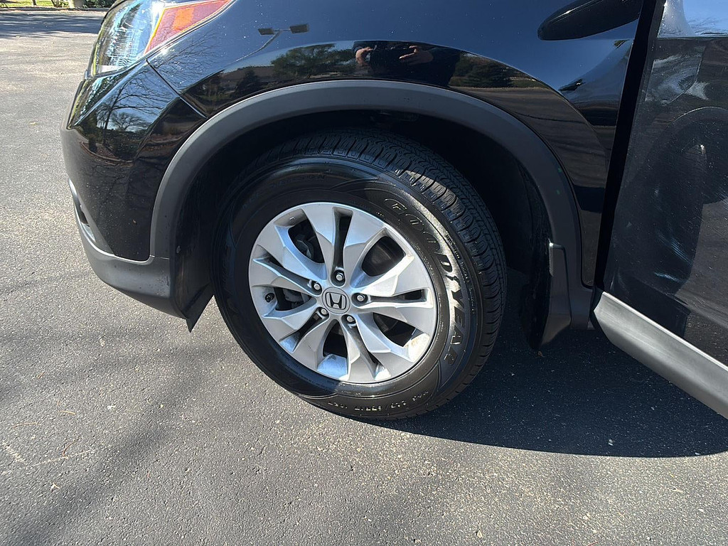 2013 Honda CR-V Located at Smart Motors Toyota slide-image