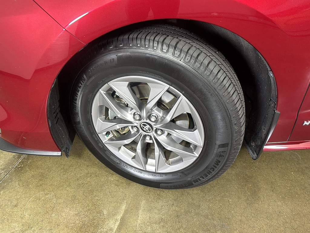 2021 Toyota Sienna Located at Smart Motors Toyota slide-image