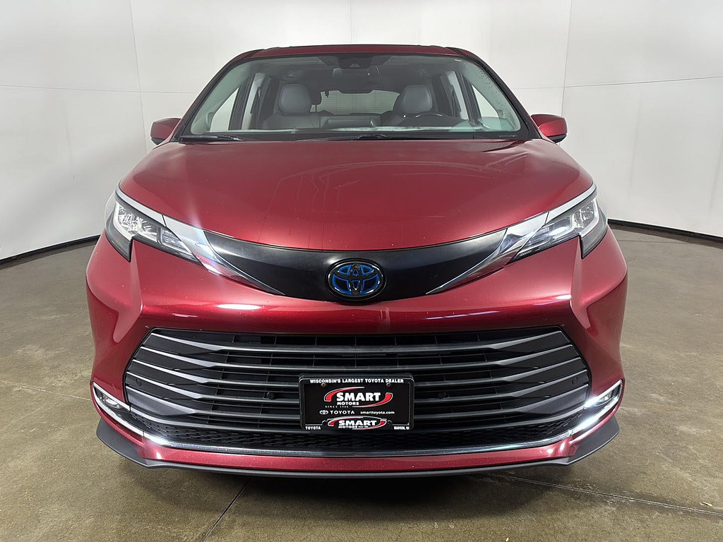 2021 Toyota Sienna Located at Smart Motors Toyota slide-image