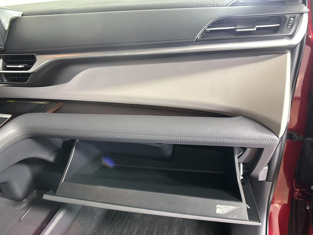 2021 Toyota Sienna Located at Smart Motors Toyota light-box-slides