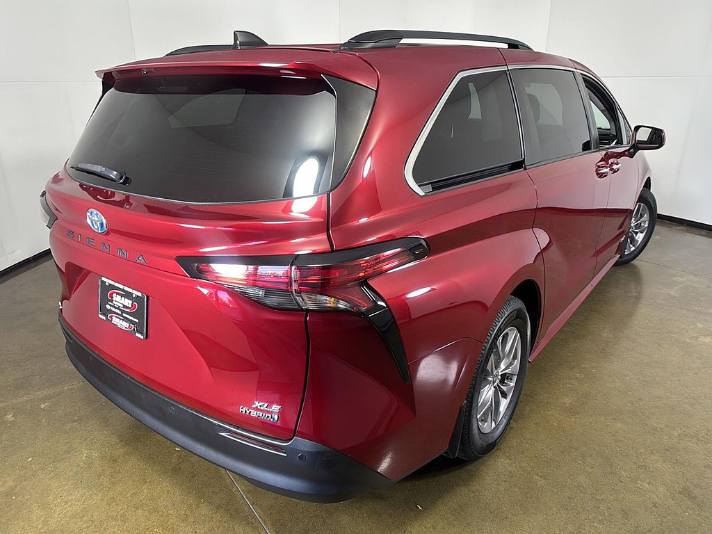 2021 Toyota Sienna Located at Smart Motors Toyota slide-image