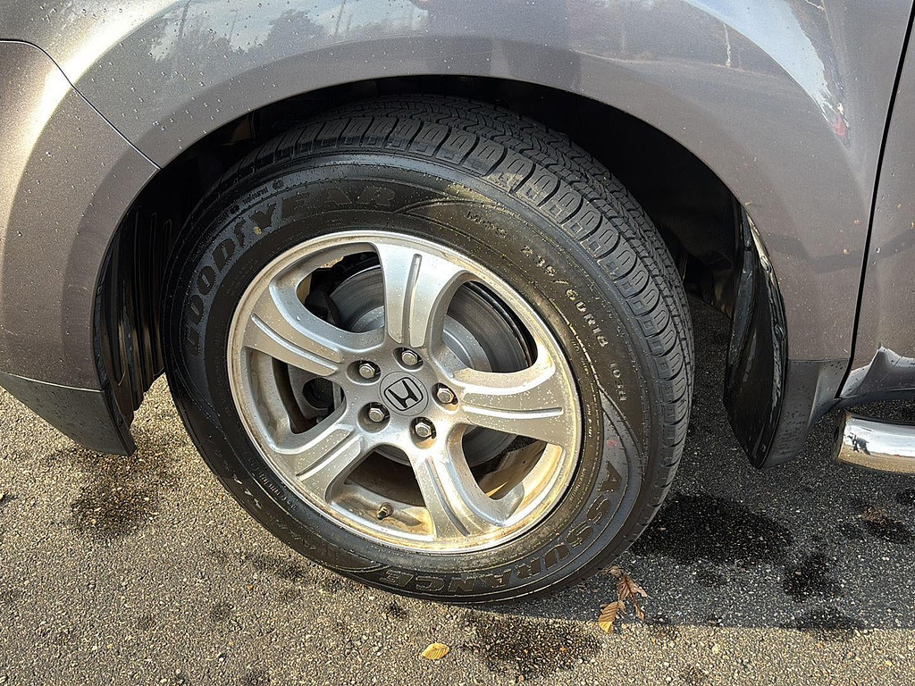 2015 Honda Pilot Located at Smart Motors Toyota light-box-slides