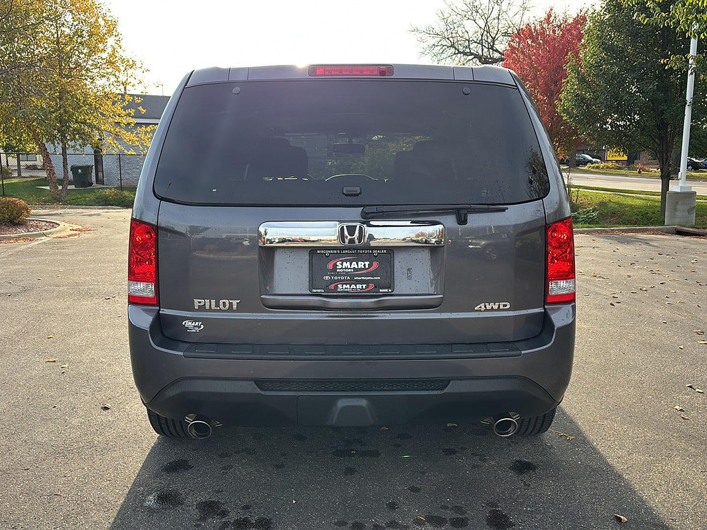 2015 Honda Pilot Located at Smart Motors Toyota light-box-slides