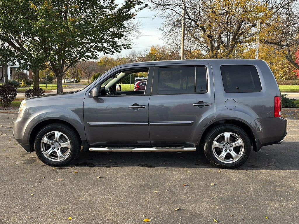 2015 Honda Pilot Located at Smart Motors Toyota light-box-slides