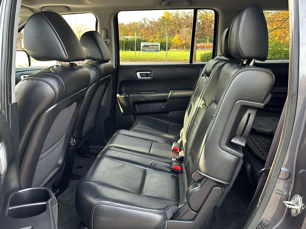 2015 Honda Pilot Located at Smart Motors Toyota light-box-slides