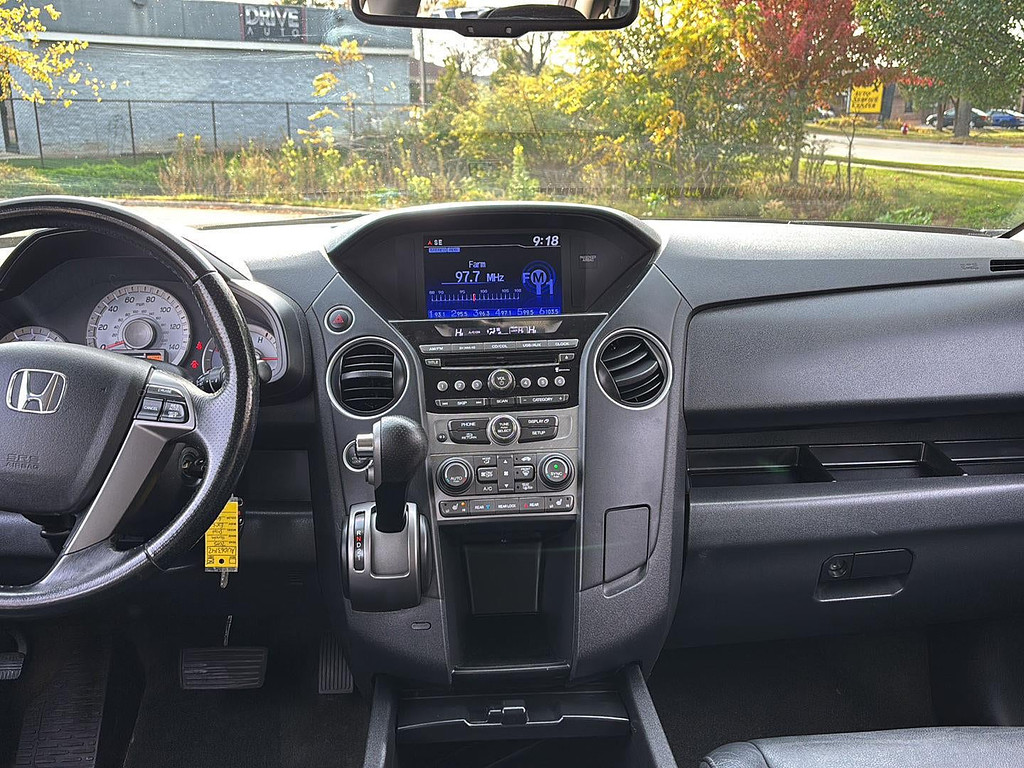 2015 Honda Pilot Located at Smart Motors Toyota light-box-slides