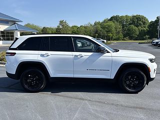 Thumbnail - 2025 Jeep Grand Cherokee