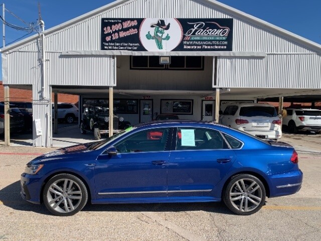 2017 Volkswagen Passat R-Line's photo