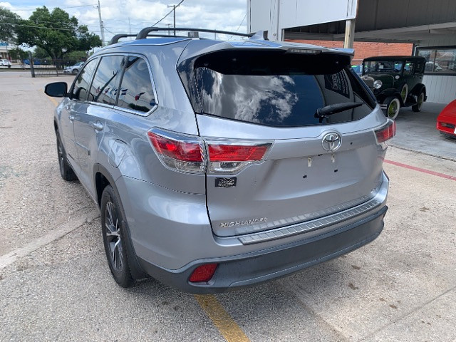 image-2 2016 Toyota Highlander