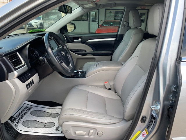 image-4 2016 Toyota Highlander