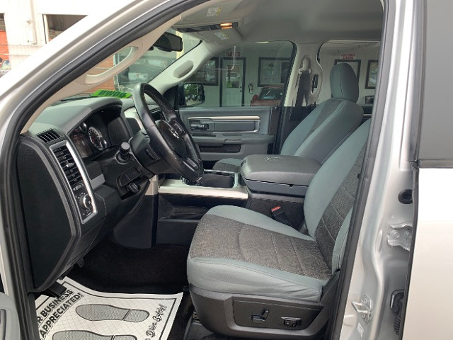 image-4 2017 RAM 1500