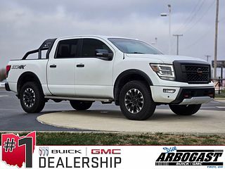 Thumbnail - 2020 Nissan Titan