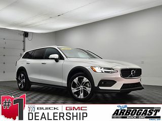 Thumbnail - 2025 Volvo V60 Cross Country