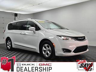 Thumbnail - 2017 Chrysler Pacifica