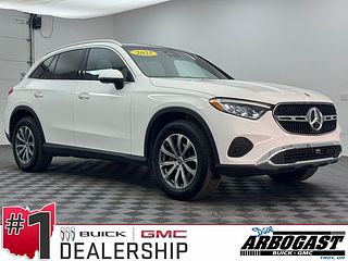 Thumbnail - 2025 Mercedes-Benz GLC