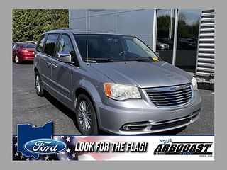 Thumbnail - 2013 Chrysler Town  Country