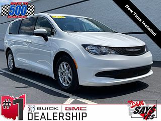 Thumbnail - 2022 Chrysler Voyager
