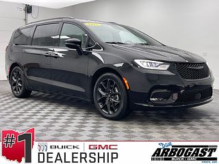 Thumbnail - 2025 Chrysler Pacifica