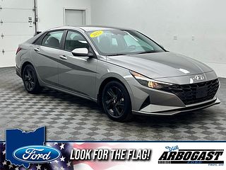 Thumbnail - 2023 Hyundai Elantra