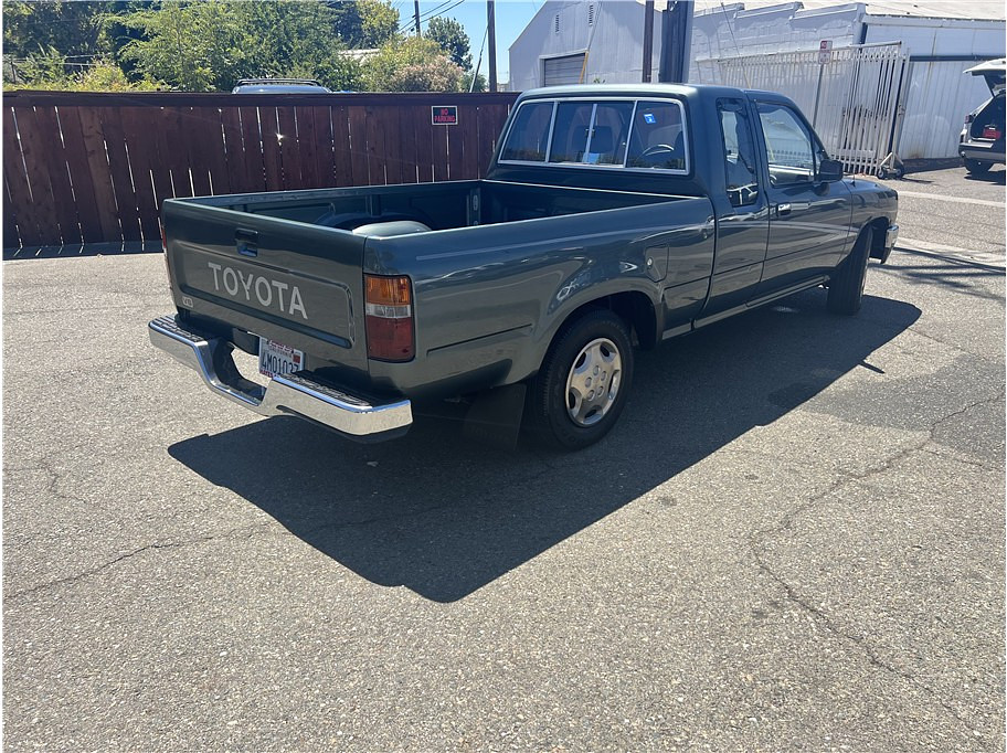 1992 Toyota Xtra Cab Located at Hayes Autos Classic light-box-slides