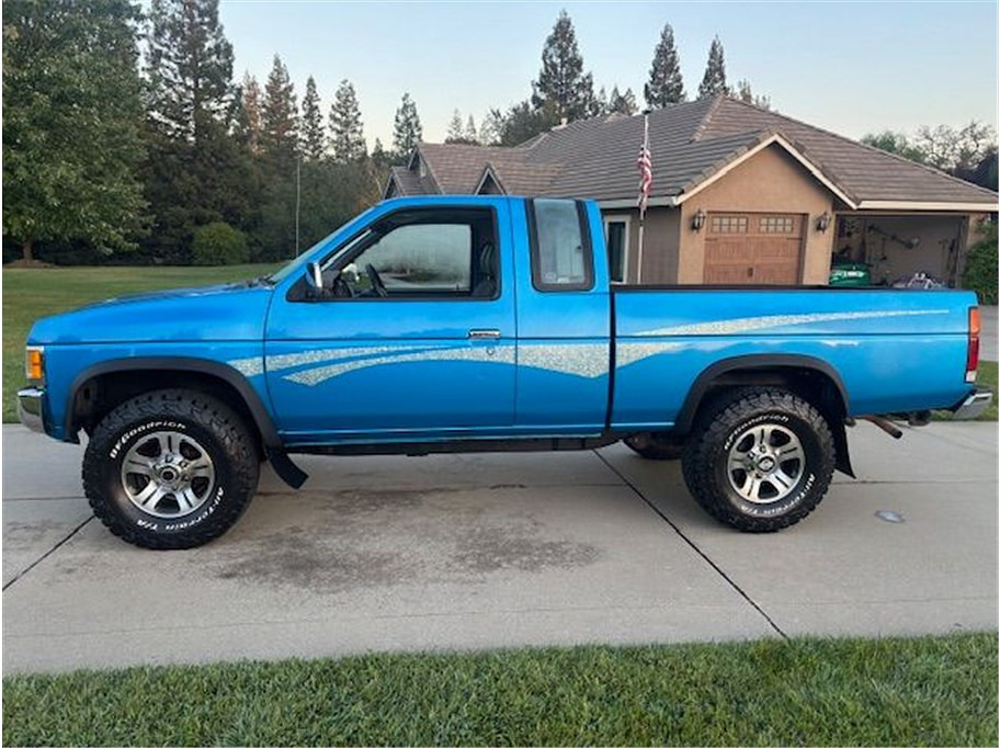 1997 Nissan Truck XE - Photo 3