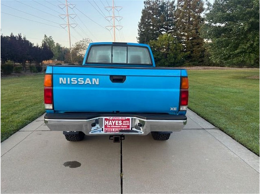 1997 Nissan Truck XE - Photo 4