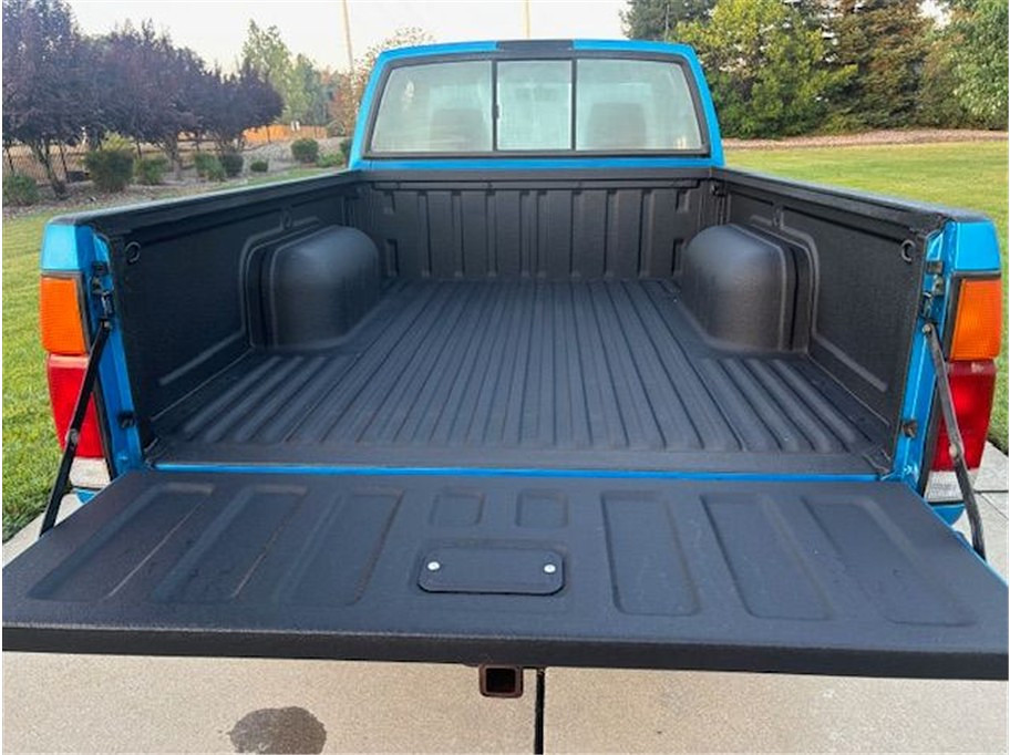 1997 Nissan Truck XE - Photo 5