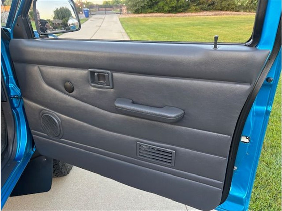 1997 Nissan Truck XE - Photo 8