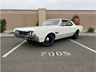 1966 Oldsmobile F85 Cruiser Located at Hayes Autos Classic Thumbnail - 1966 Oldsmobile F85 Cruiser
