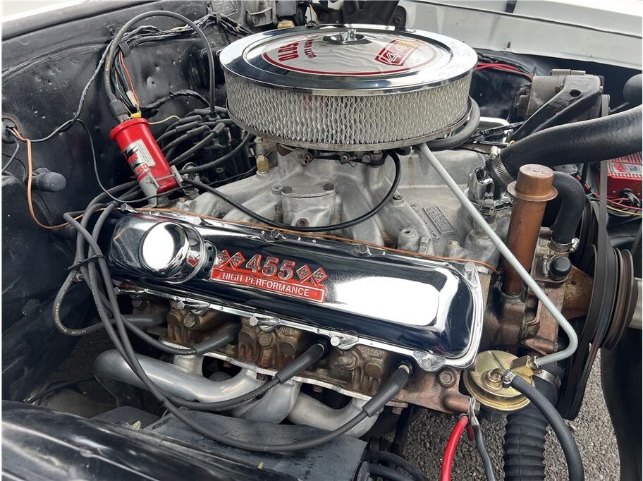 1966 Oldsmobile F85 Cruiser Located at Hayes Autos Classic light-box-slides