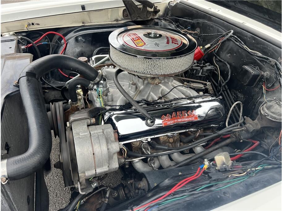 1966 Oldsmobile F85 Cruiser Located at Hayes Autos Classic light-box-slides