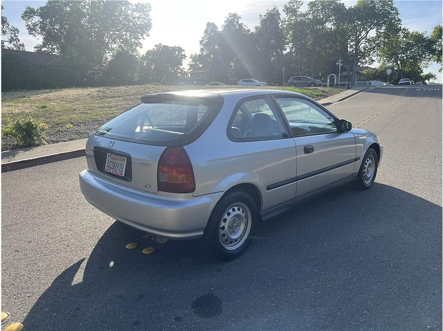 1998 Honda Civic Located at Hayes Autos Classic light-box-slides