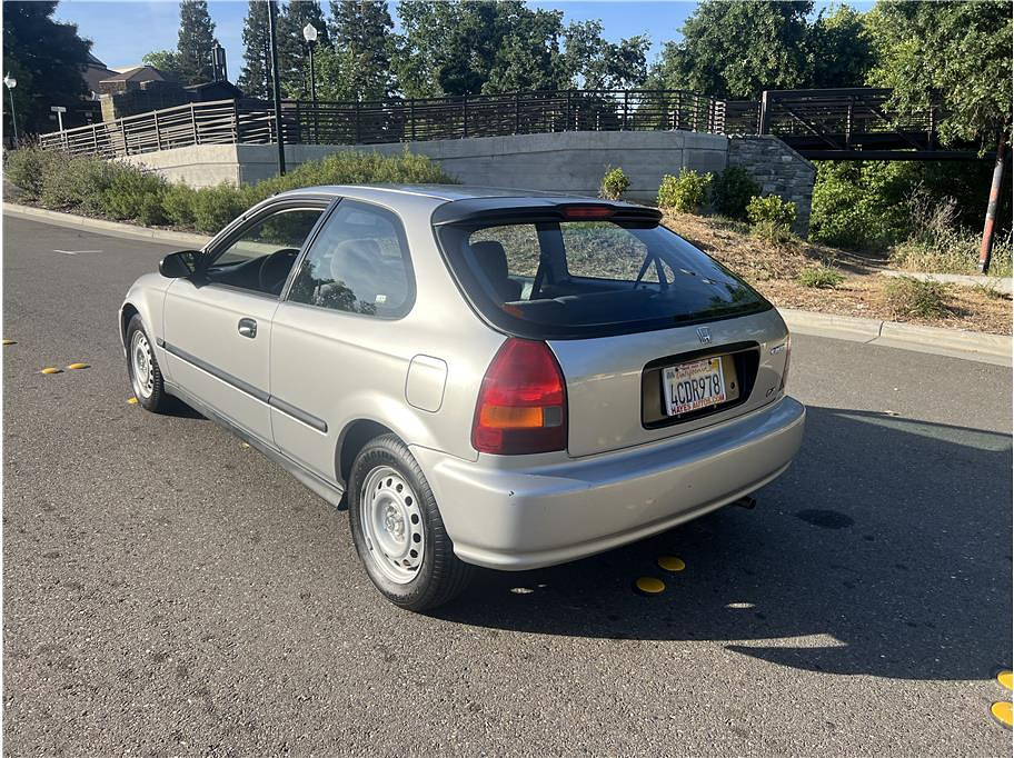 1998 Honda Civic Located at Hayes Autos Classic slide-image